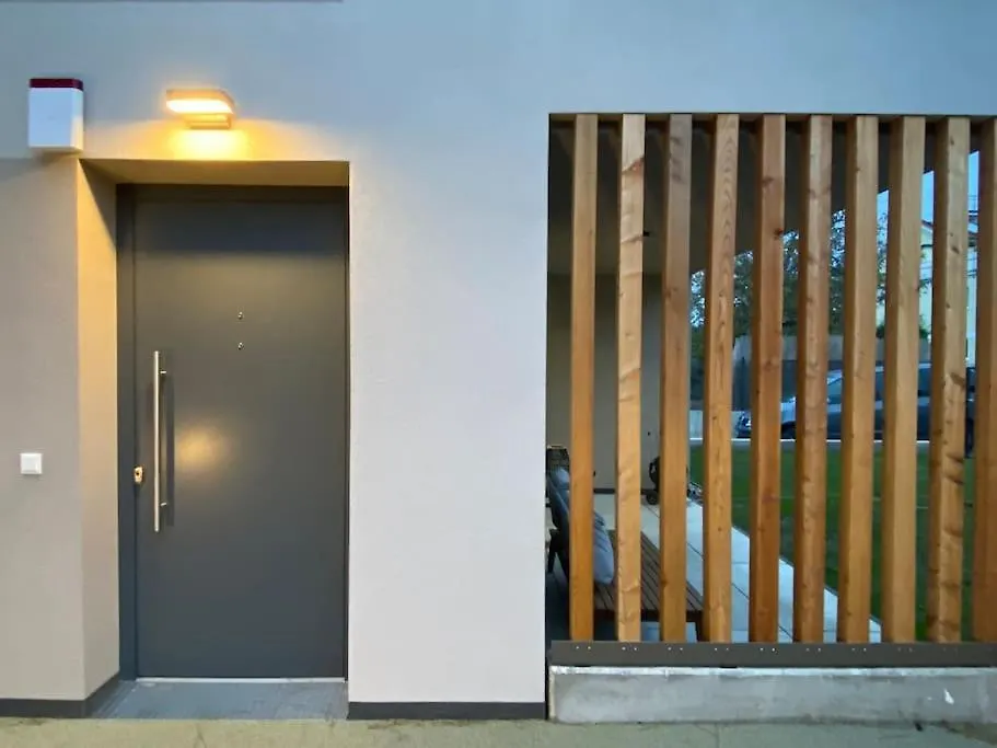 Modern Studio Gardenia_Gartenwohnung Alte Donau Vienna